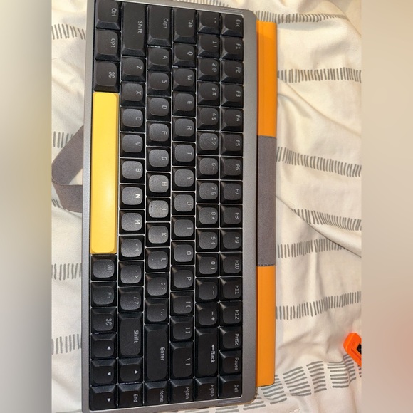 Nuphy Air75 Wireless Keyboard (V1) - Picture 1 of 7